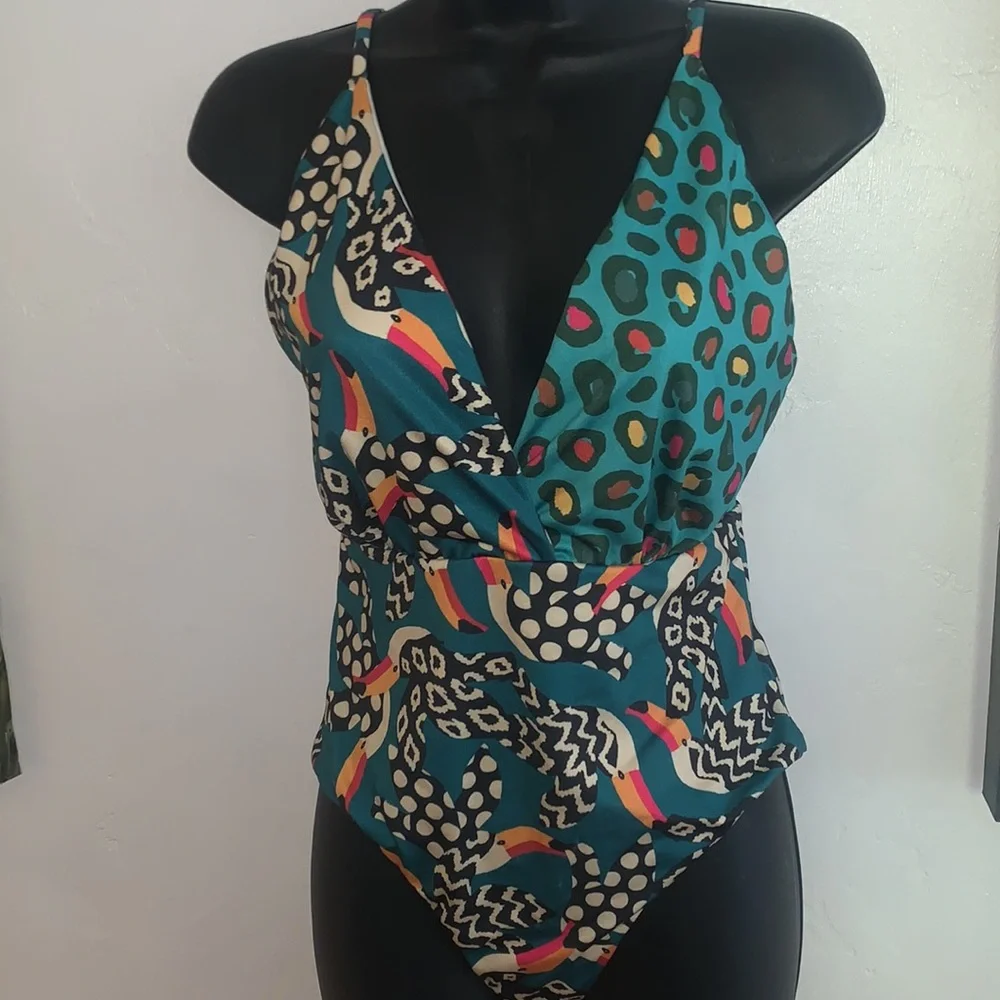 FARM RIO TOUCANS ONE-PIECE SWIMSUIT Anthropologie - Picture 3 of 3